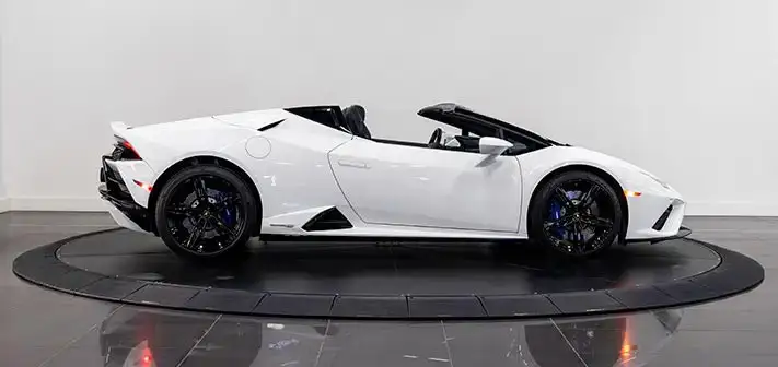 white-lamborghini-huracan-evo-spyder-rental-side-view-orlando-exotic-car-rentals