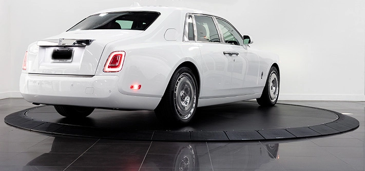 White Rolls Royce Phantom rental rear view - Orlando exotic car rentals